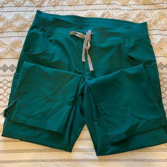 Bundle - Picture 1 of 2